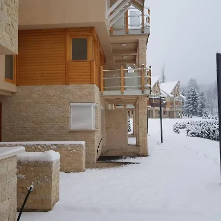 アパート Sunce Zova