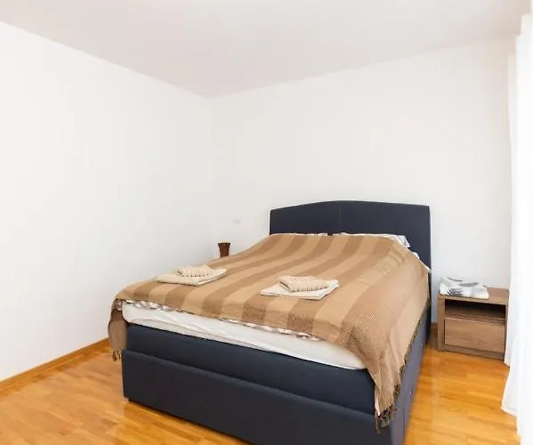 アパート Sunce Zova